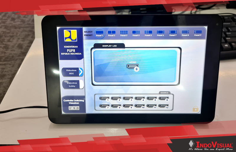Pengaplikasian Monitor Touchscreen 10 Inch di Kementrian untuk Control Berbagai Perangkat Audio Visual