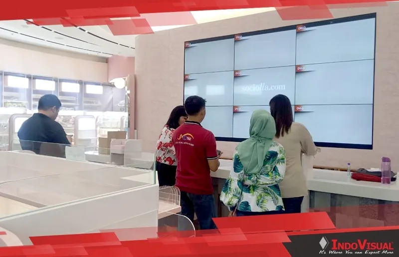 Instalasi-dan-Pemasangan-Digital-Signage-&-Video-Wall-di-Sociolla-Store-COVER