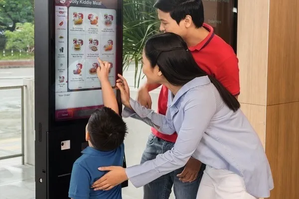 Penggunaan Kiosk yang Mudah Bahkan oleh Anak Kecil