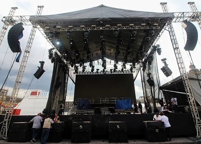 Paket Sound System Line Array Lapangan Penggunaan untuk Upacara Kemerdekaan